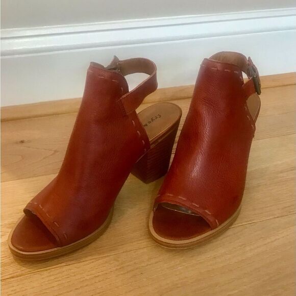 Frye Chestnut Brown Sling Back peep toe Chunky Leather Heels - Picture 2 of 9